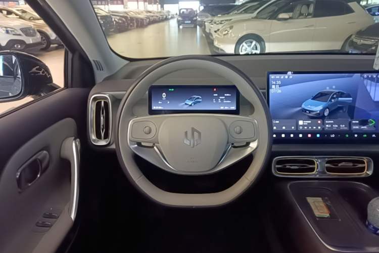 Used Leapmotor B01 2025 550 LiDAR Edition Steering Wheel