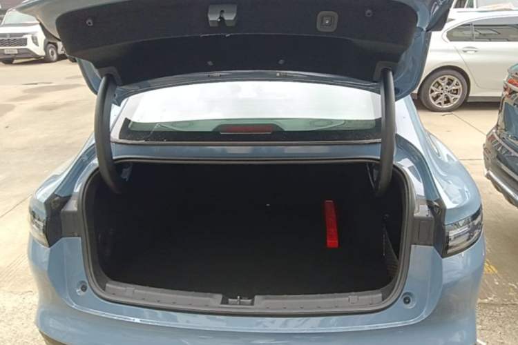 Used Leapmotor B01 2025 550 LiDAR Edition Trunk