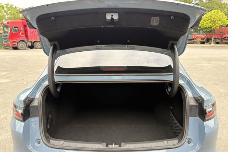 Used Leapmotor B01 2025 550 LiDAR Edition Trunk