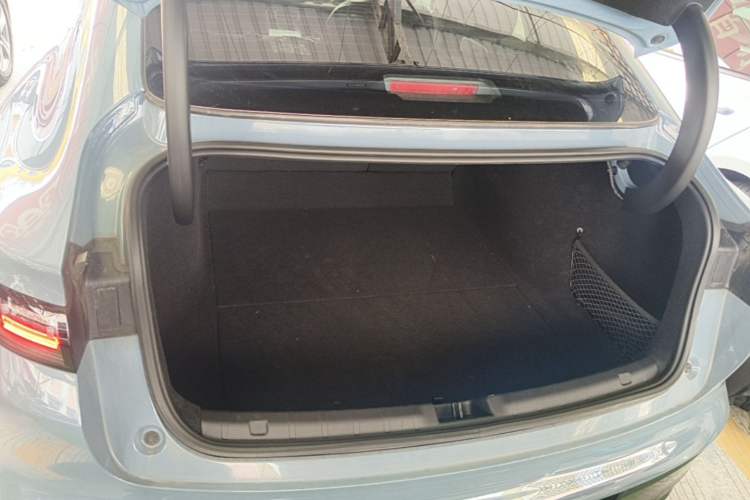 Used Leapmotor B01 2025 550 LiDAR Edition Trunk
