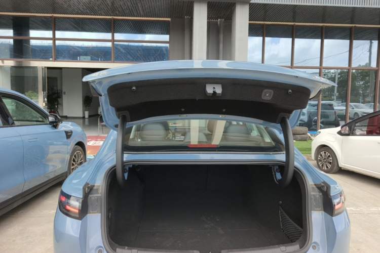 Used Leapmotor B01 2025 550 LiDAR Edition Trunk