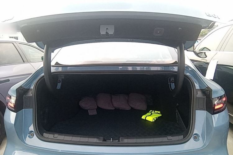 Used Leapmotor B01 2025 550 LiDAR Edition Trunk
