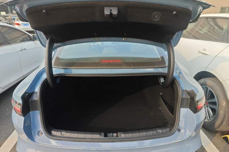 Used Leapmotor B01 2025 550 LiDAR Edition Trunk