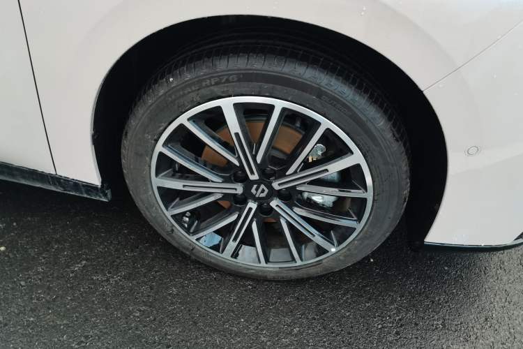 Used Leapmotor B01 2025 550 Enjoyment Edition Right Front Wheel Hub