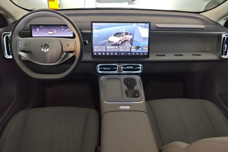 Used Leapmotor B01 2025 650 Enjoyment Edition Center Console