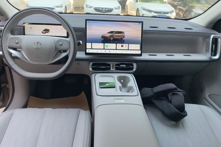 Used Leapmotor B01 2025 550 Enjoyment Edition Center Console