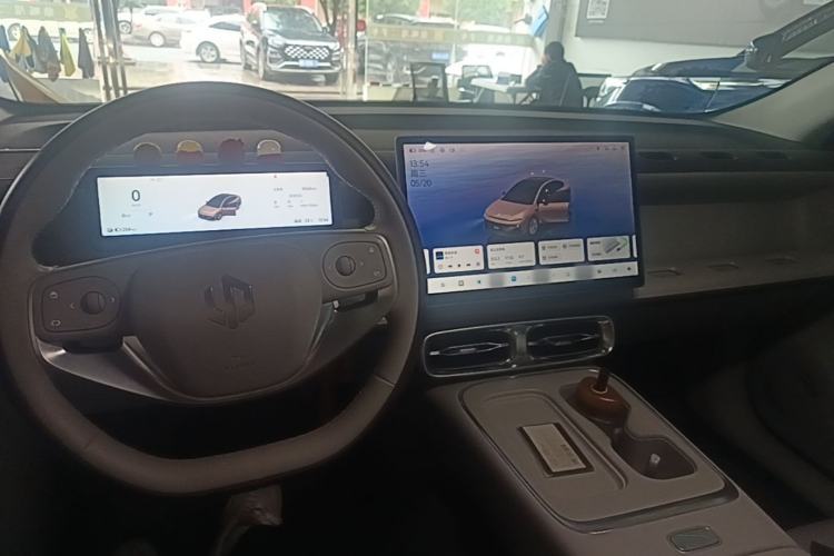 Used Leapmotor B01 2025 650 Enjoyment Edition Center Console