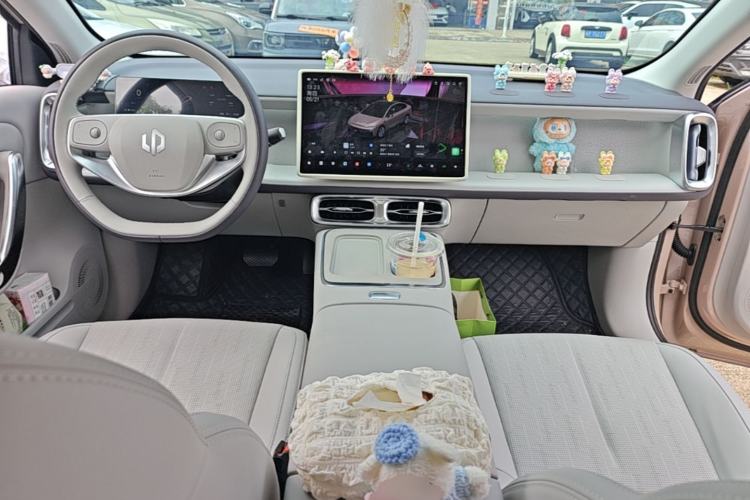 Used Leapmotor B01 2025 650 Enjoyment Edition Center Console