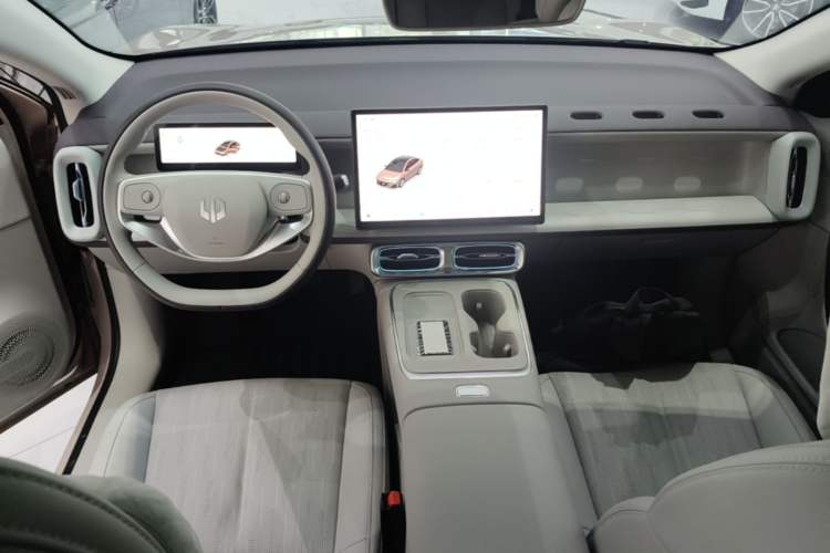 Used Leapmotor B01 2025 550 Enjoyment Edition Center Console