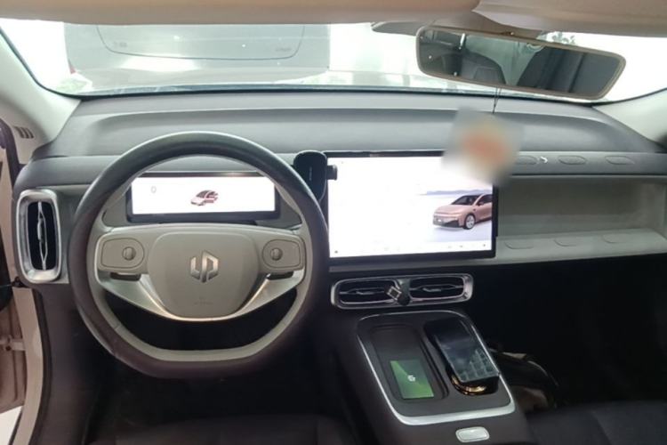 Used Leapmotor B01 2025 550 Enjoyment Edition Center Console