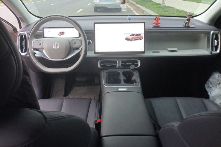 Used Leapmotor B01 2025 550 Comfort Edition Center Console