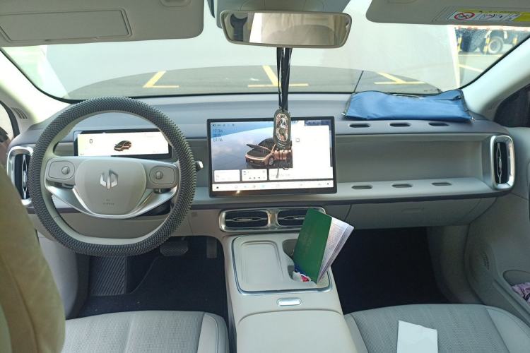 Used Leapmotor B01 2025 650 Enjoyment Edition Center Console
