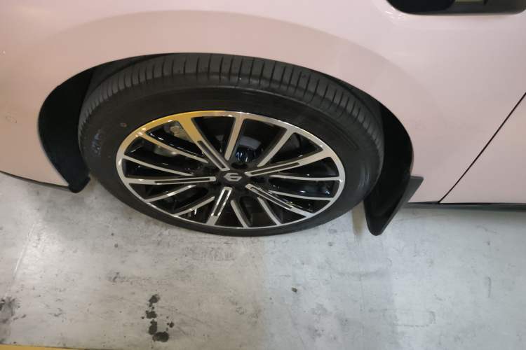 Used Leapmotor B01 2025 550 Comfort Edition Left Front Wheel Hub