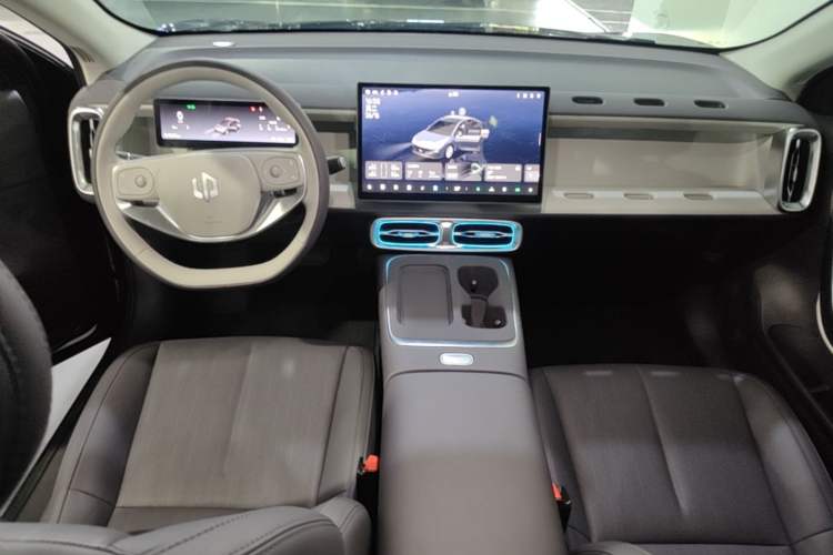 Used Leapmotor B01 2025 650 LiDAR Edition Center Console