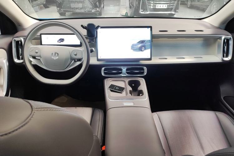 Used Leapmotor B01 2025 650 Enjoyment Edition Center Console