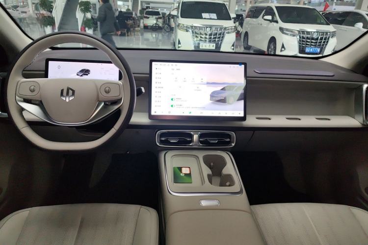 Used Leapmotor B01 2025 650 Enjoyment Edition Center Console