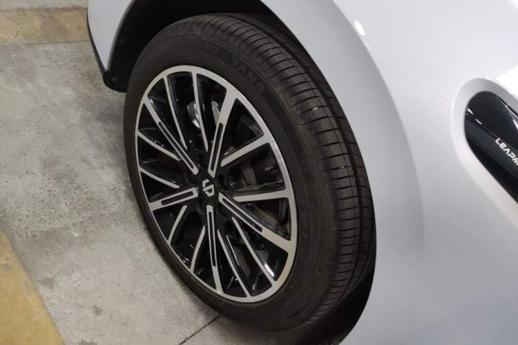 Used Leapmotor B01 2025 650 Enjoyment Edition Exterior 4