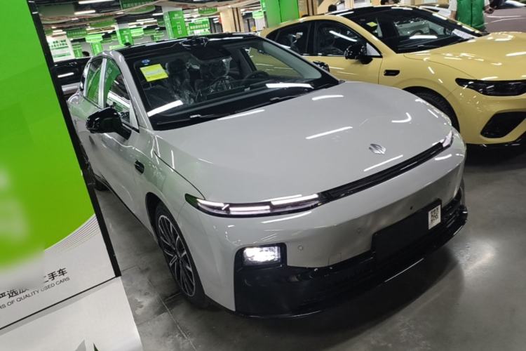 Used Leapmotor B01 2025 650 LiDAR Edition Front Right 45 Deg