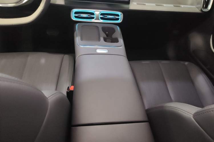 Used Leapmotor B01 2025 650 LiDAR Edition Gear Lever