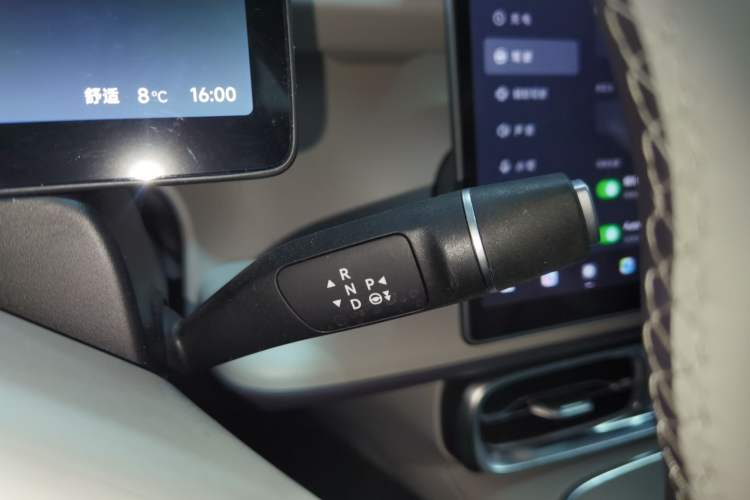 Used Leapmotor B01 2025 650 Enjoyment Edition Gear Lever
