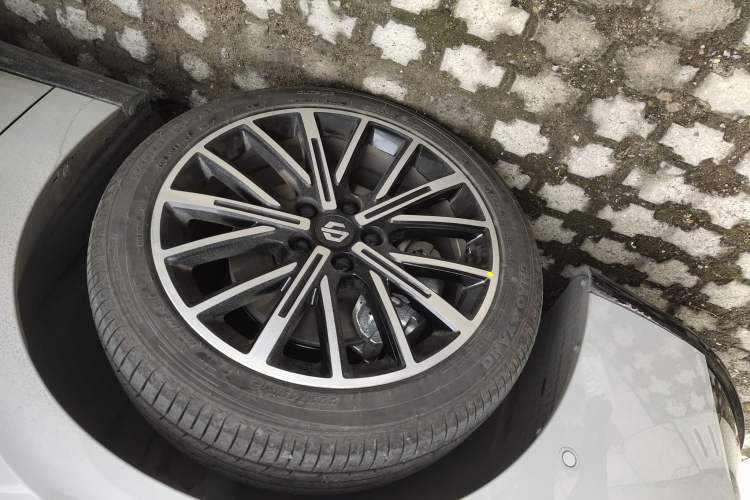 Used Leapmotor B01 2025 650 Enjoyment Edition Left Front Wheel Hub