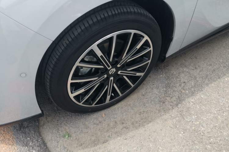 Used Leapmotor B01 2025 650 Enjoyment Edition Left Front Wheel Hub