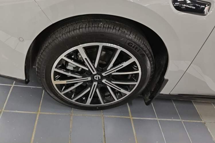 Used Leapmotor B01 2025 650 Enjoyment Edition Left Front Wheel Hub