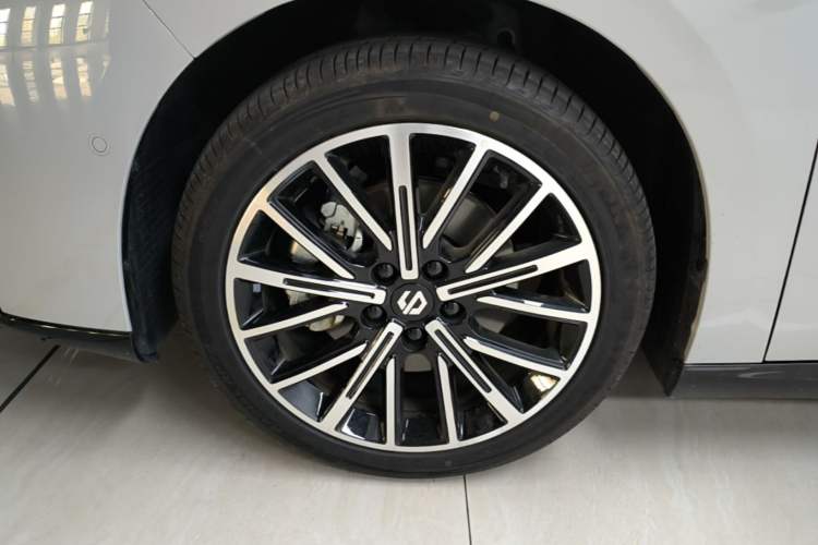 Used Leapmotor B01 2025 650 Enjoyment Edition Left Front Wheel Hub