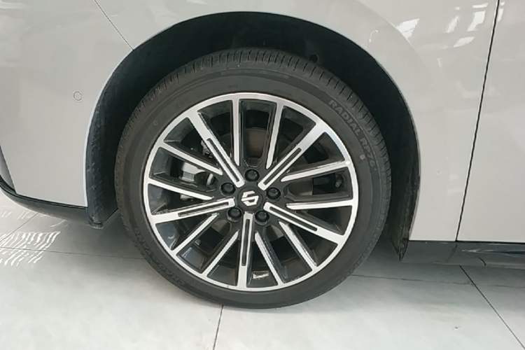 Used Leapmotor B01 2025 650 Enjoyment Edition Left Front Wheel Hub