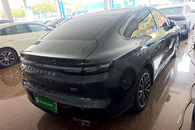 Used Leapmotor B01 2025 650 LiDAR Edition Rear Right 45 Deg