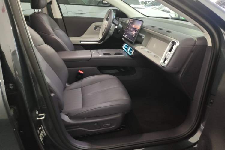 Used Leapmotor B01 2025 650 LiDAR Edition Right Front Seat