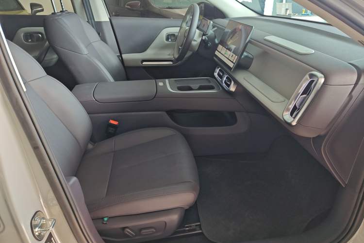 Used Leapmotor B01 2025 650 LiDAR Edition Right Front Seat