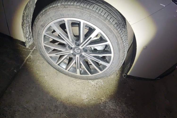 Used Leapmotor B01 2025 650 LiDAR Edition Right Front Wheel Hub