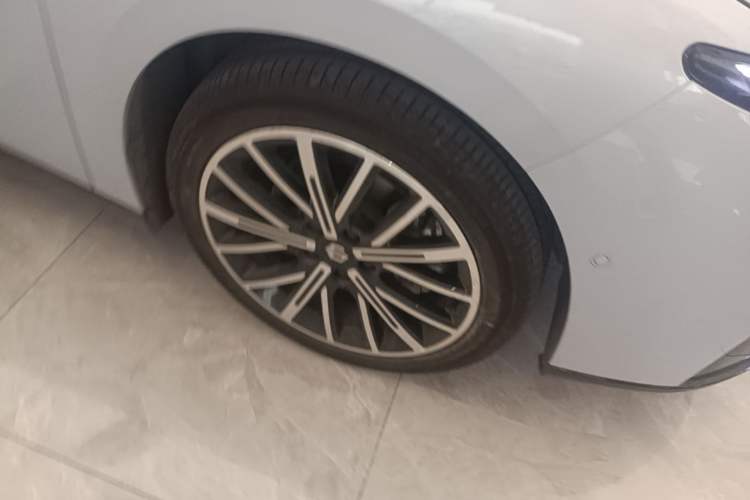 Used Leapmotor B01 2025 650 Enjoyment Edition Right Front Wheel Hub