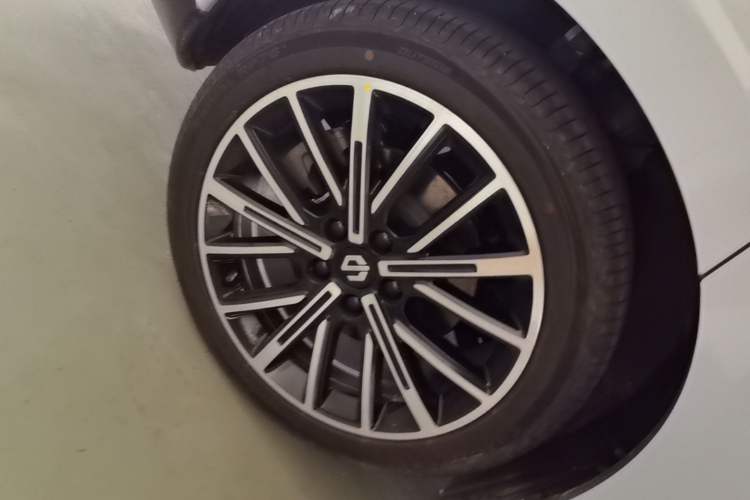 Used Leapmotor B01 2025 650 Enjoyment Edition Right Rear Wheel Hub