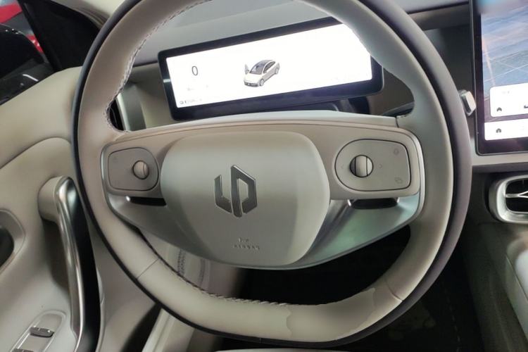 Used Leapmotor B01 2025 650 LiDAR Edition Steering Wheel