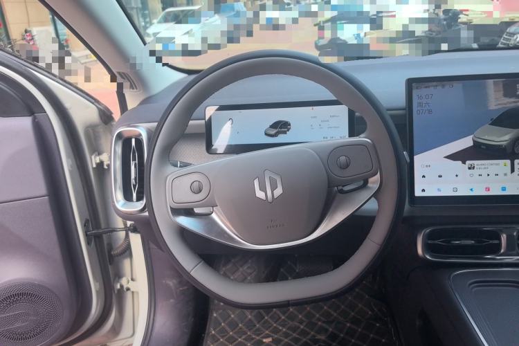 Used Leapmotor B01 2025 650 LiDAR Edition Steering Wheel