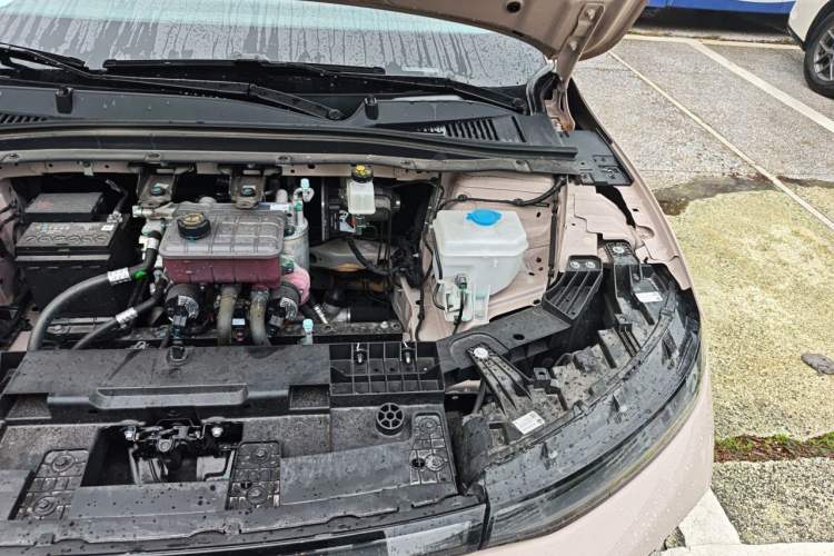 Used Leapmotor B01 2025 650 LiDAR Edition Engine Bay Left