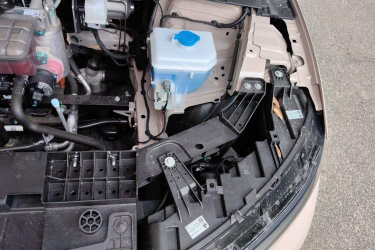 Used Leapmotor B01 2025 550 LiDAR Edition Engine Bay Left