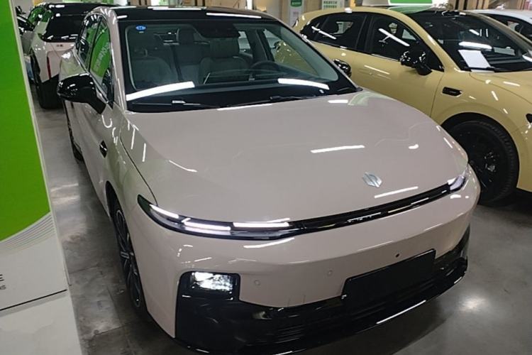 Used Leapmotor B01 2025 650 Enjoyment Edition Front Right 45 Deg