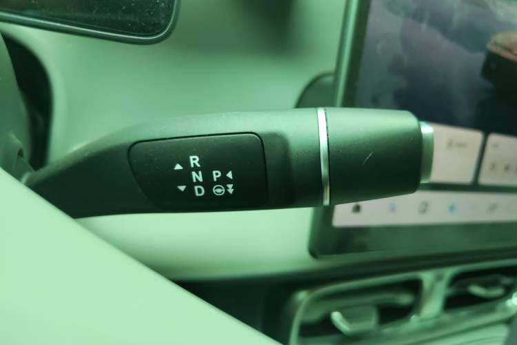 Used Leapmotor B01 2025 650 LiDAR Edition Gear Lever