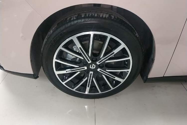 Used Leapmotor B01 2025 650 Enjoyment Edition Left Front Wheel Hub