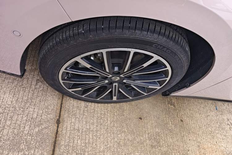Used Leapmotor B01 2025 650 Enjoyment Edition Left Front Wheel Hub