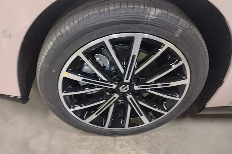 Used Leapmotor B01 2025 650 Enjoyment Edition Left Front Wheel Hub