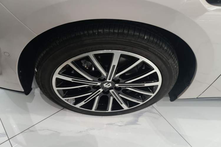Used Leapmotor B01 2025 550 Enjoyment Edition Left Front Wheel Hub