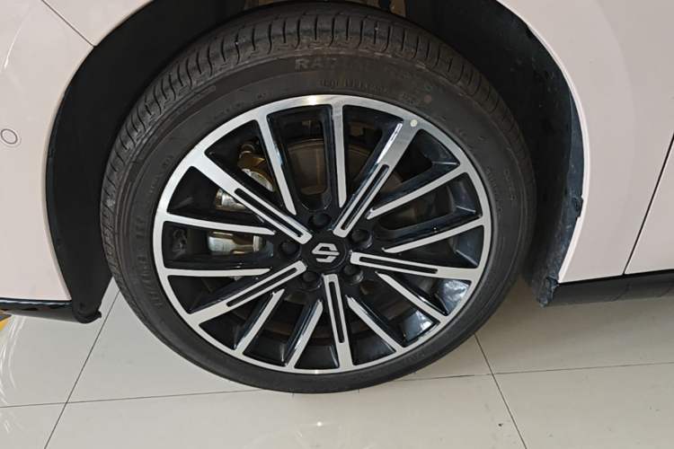 Used Leapmotor B01 2025 650 Enjoyment Edition Left Front Wheel Hub