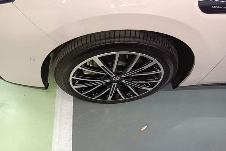 Used Leapmotor B01 2025 650 Enjoyment Edition Left Front Wheel Hub