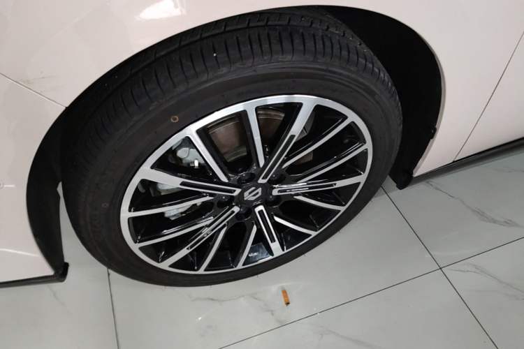 Used Leapmotor B01 2025 650 Enjoyment Edition Left Front Wheel Hub