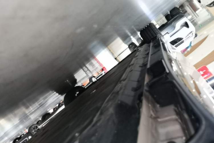 Used Leapmotor B01 2025 650 LiDAR Edition Left Side Sill