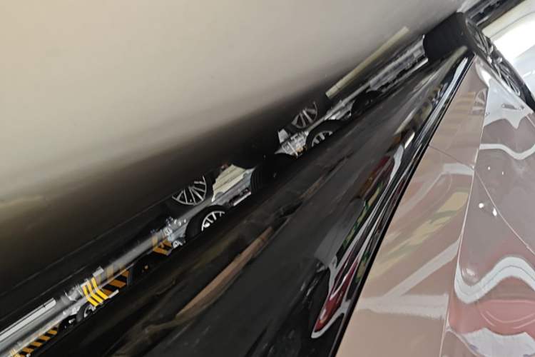 Used Leapmotor B01 2025 550 LiDAR Edition Left Side Sill